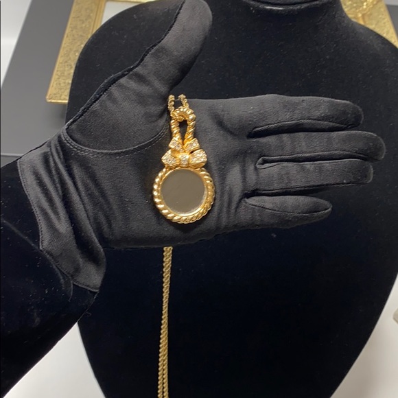 Vintage-Swarovski Hand Mirror Pendant - Picture 7 of 8